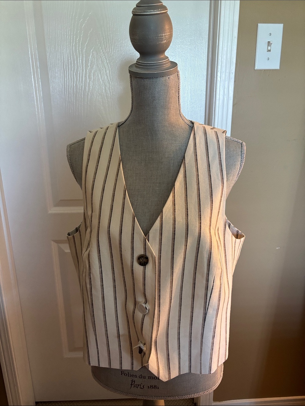 3/$20 Reitmans Cream and Brown Striped Sleeveless Button Vest